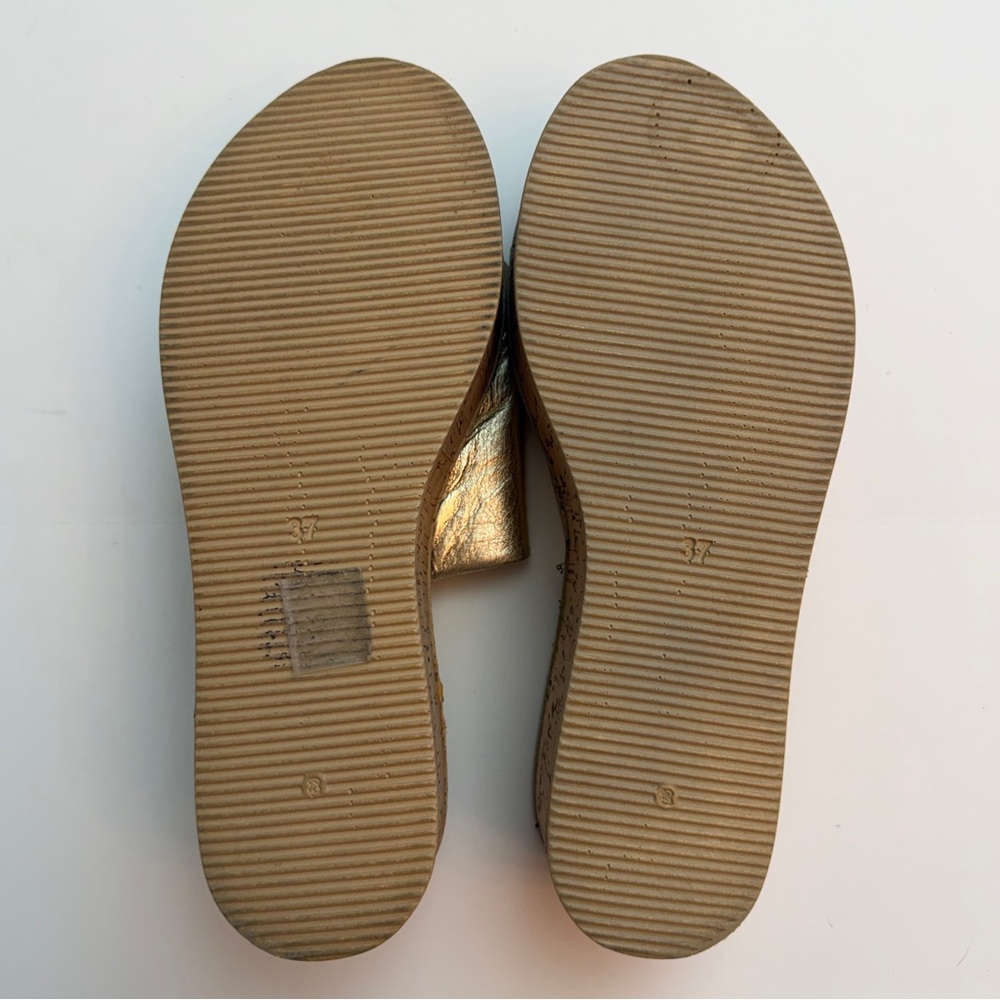 275 Central Gold Leather Platform Sandals, Size 37 - Picture 7 of 7